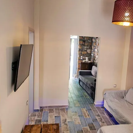 Nikolas House